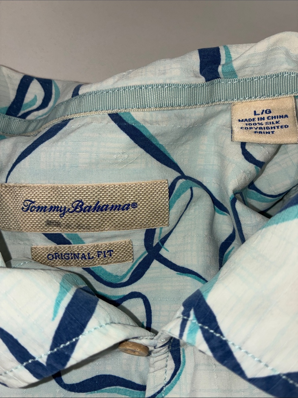 TOMMY BAHAMA GUC Ivory Short-Sleeve Button Down Shirt Geometric Print Size Large - Picture 4 of 12